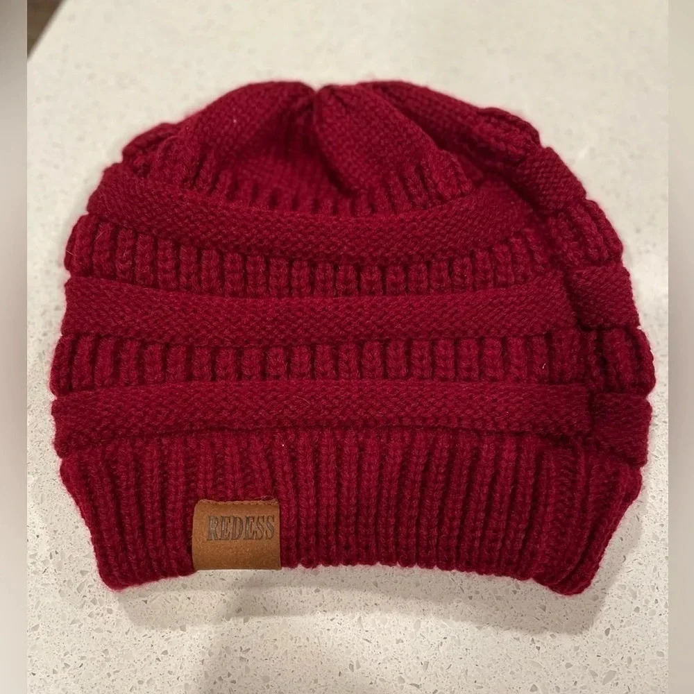 Redess Redwine crochet boho beanie